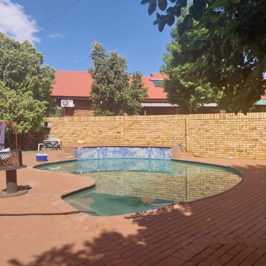 4 Bedroom Property for Sale in El Toro Park Northern Cape